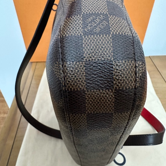 Louis Vuitton Damier Ebene South Bank Besace - Picture 6 of 16